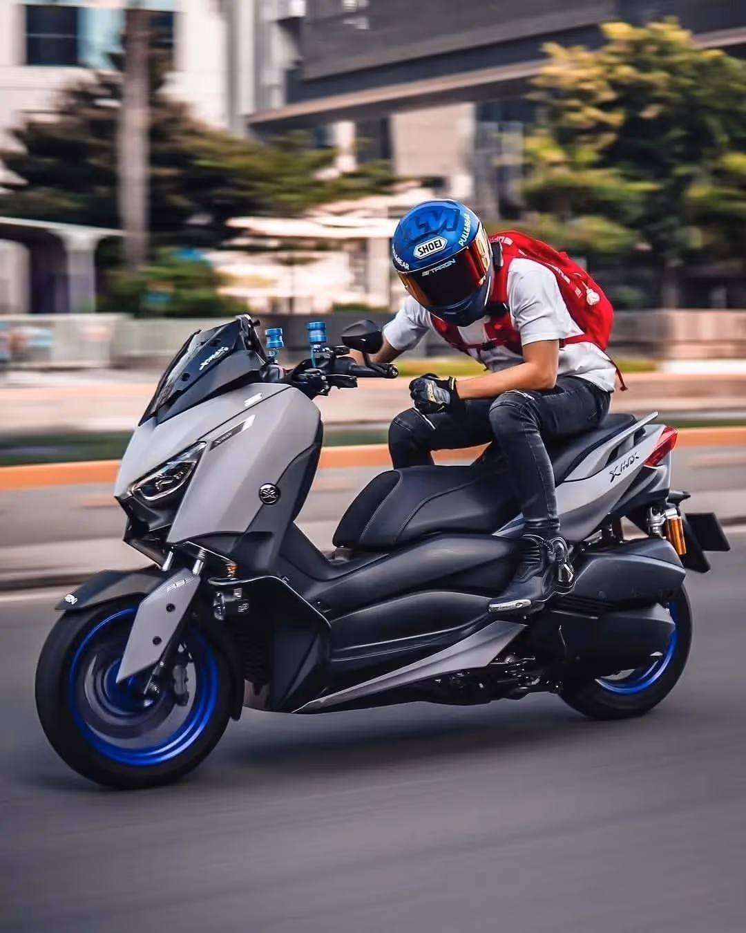 Yamaha X-Max 300 miniature 3